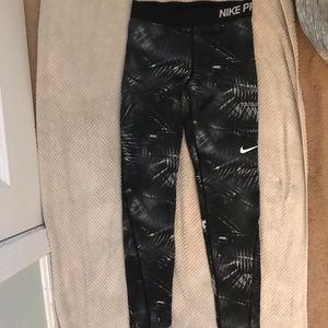 Nike Pants & Jumpsuits - Nike leggings Nike Pants & Jumpsuits - Nike leggings